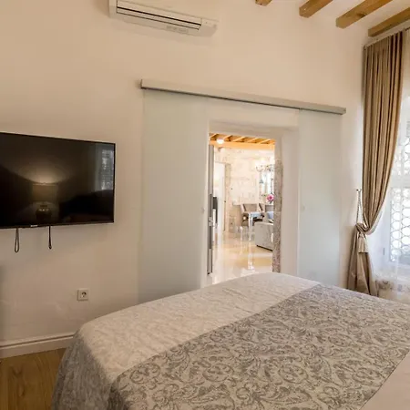 Apartment Luxury Gothic Old Town Trogir