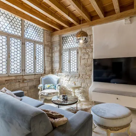 Apartment Luxury Gothic Old Town Trogir