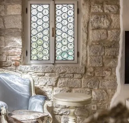 Apartment Luxury Gothic Old Town