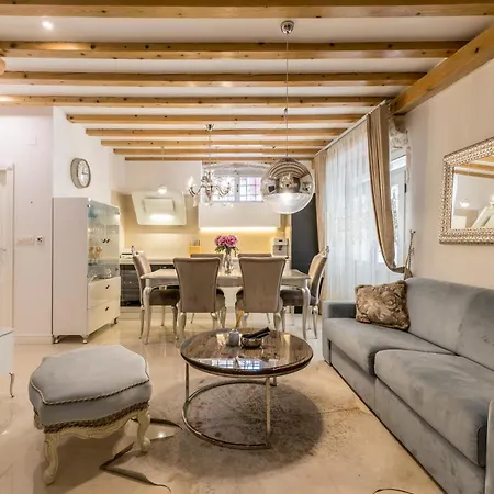 Luxury Gothic Old Town Apartment Trogir