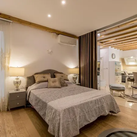 Luxury Gothic Old Town Apartment