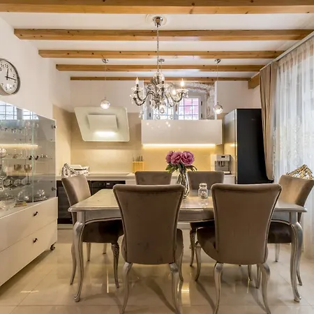 Luxury Gothic Old Town Apartment