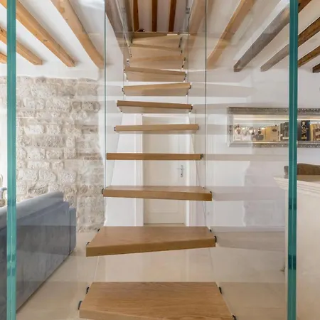 Luxury Gothic Old Town Apartment